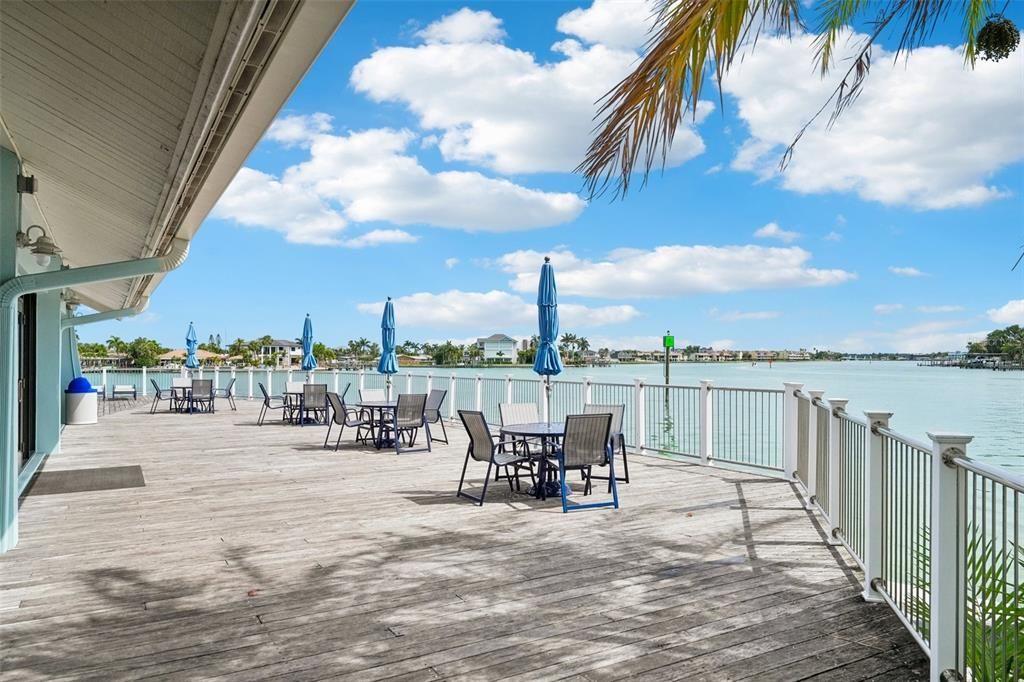 For Sale: $529,500 (2 beds, 2 baths, 1310 Square Feet)