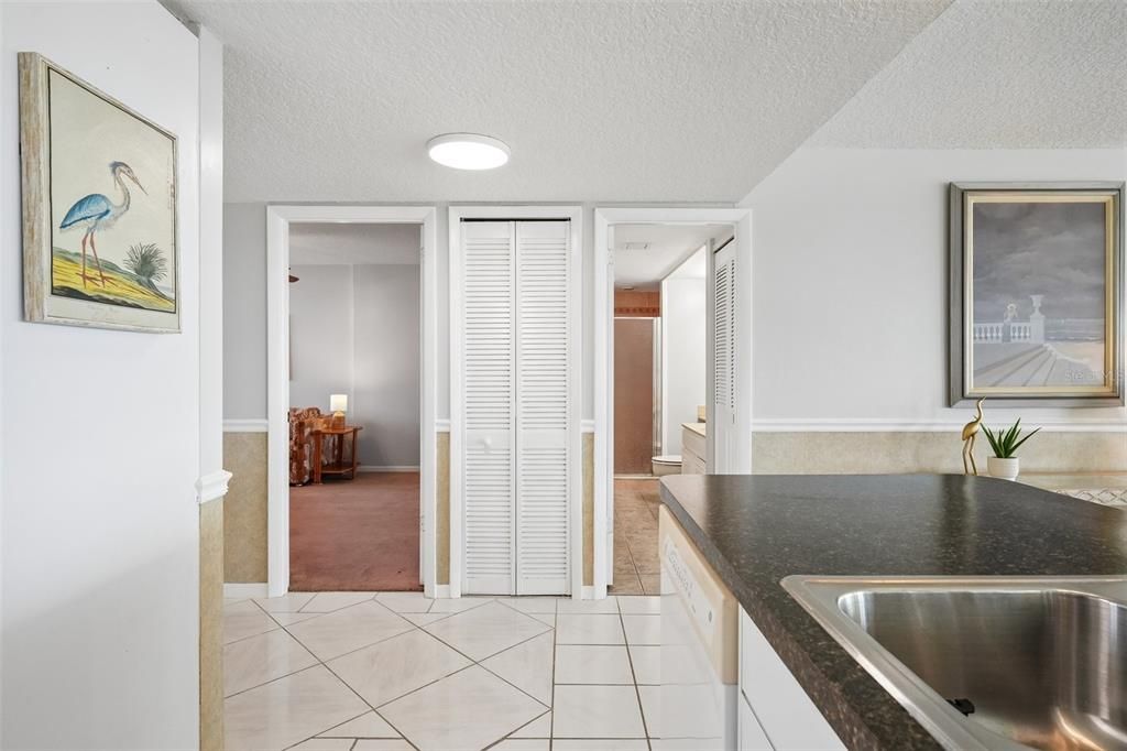 For Sale: $529,500 (2 beds, 2 baths, 1310 Square Feet)