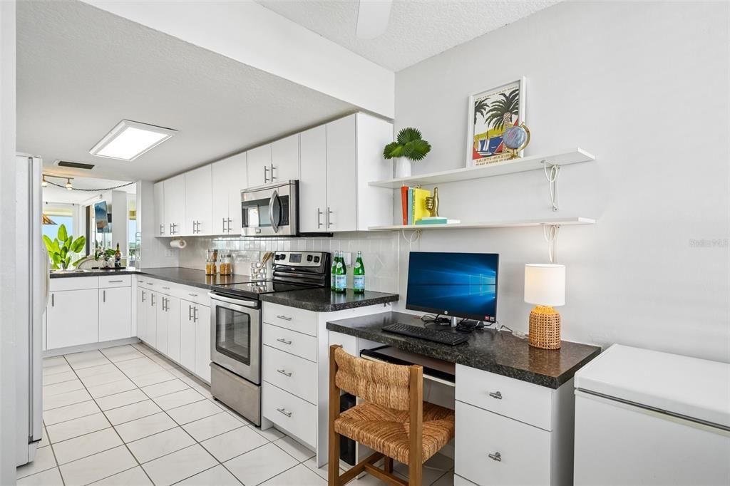 For Sale: $529,500 (2 beds, 2 baths, 1310 Square Feet)