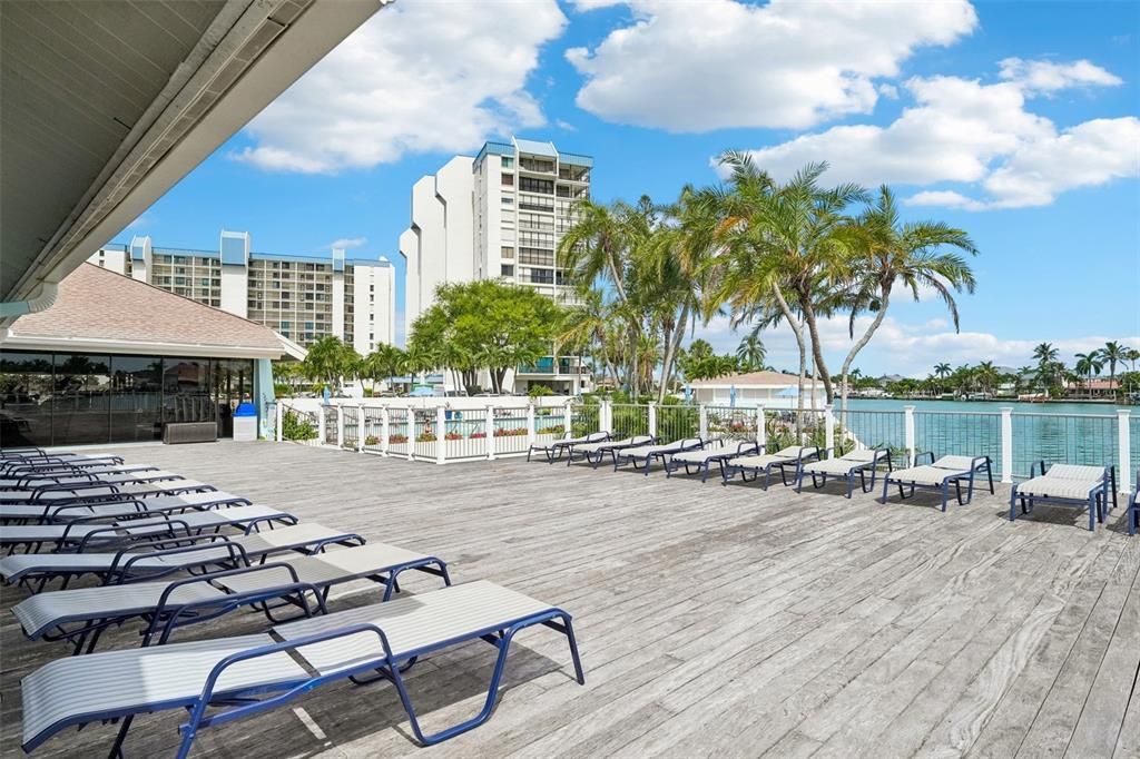 For Sale: $529,500 (2 beds, 2 baths, 1310 Square Feet)