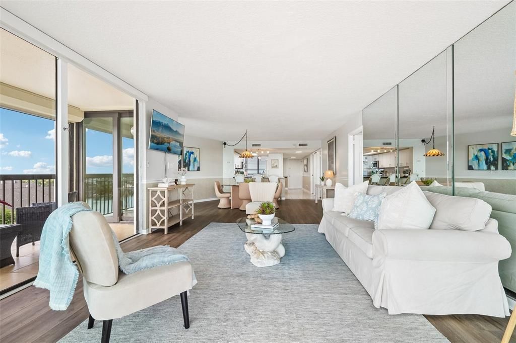 For Sale: $529,500 (2 beds, 2 baths, 1310 Square Feet)