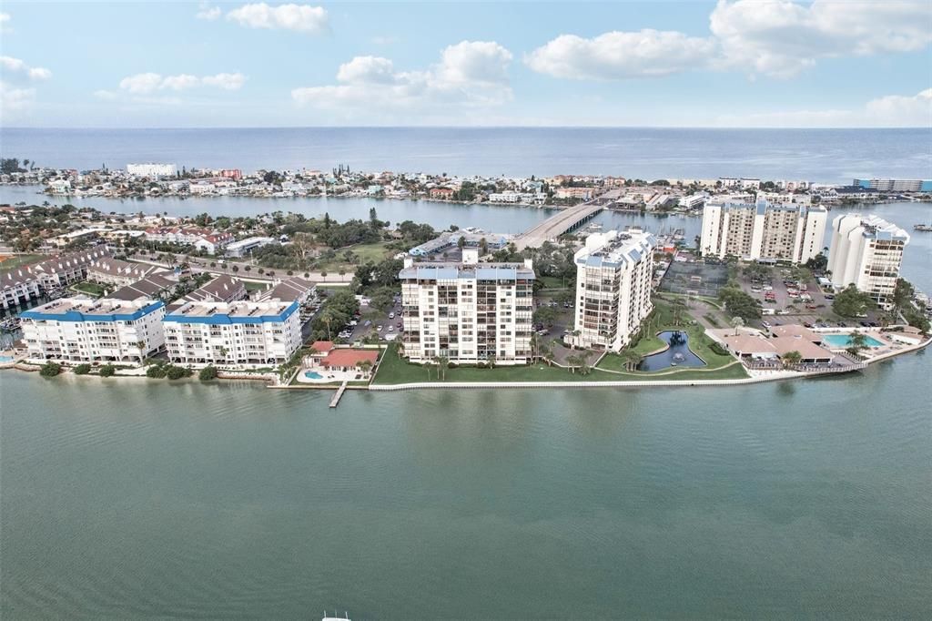 For Sale: $529,500 (2 beds, 2 baths, 1310 Square Feet)