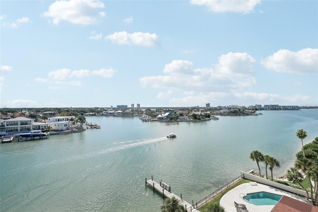For Sale: $529,500 (2 beds, 2 baths, 1310 Square Feet)