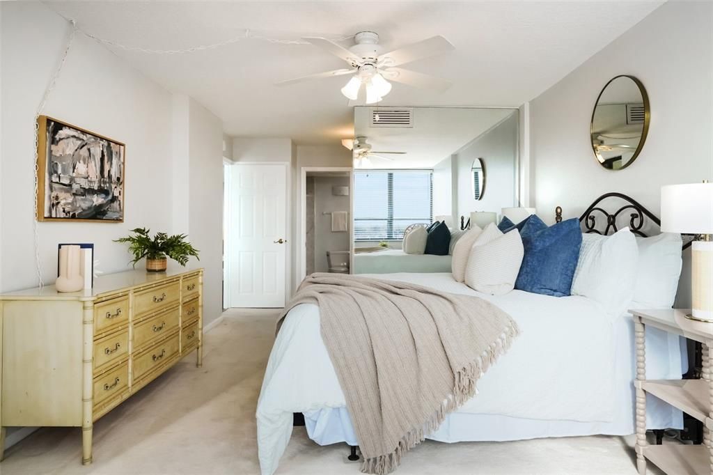 For Sale: $529,500 (2 beds, 2 baths, 1310 Square Feet)