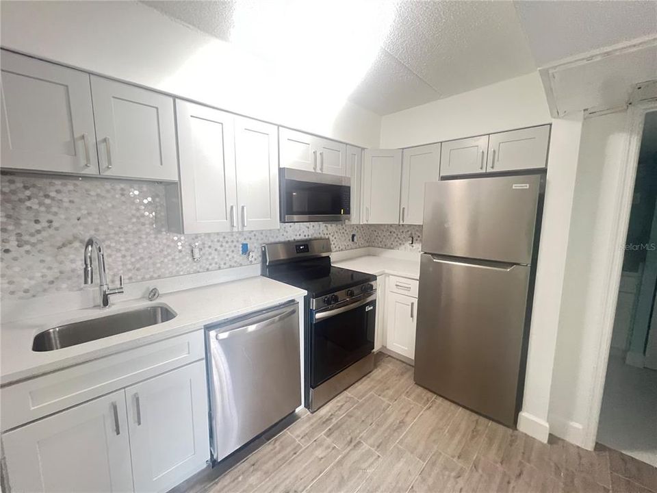 For Rent: $1,600 (1 beds, 1 baths, 645 Square Feet)