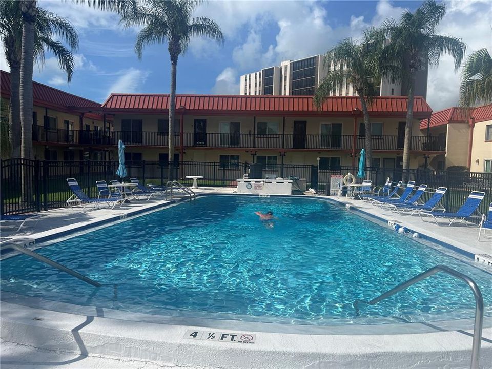 For Rent: $1,600 (1 beds, 1 baths, 645 Square Feet)