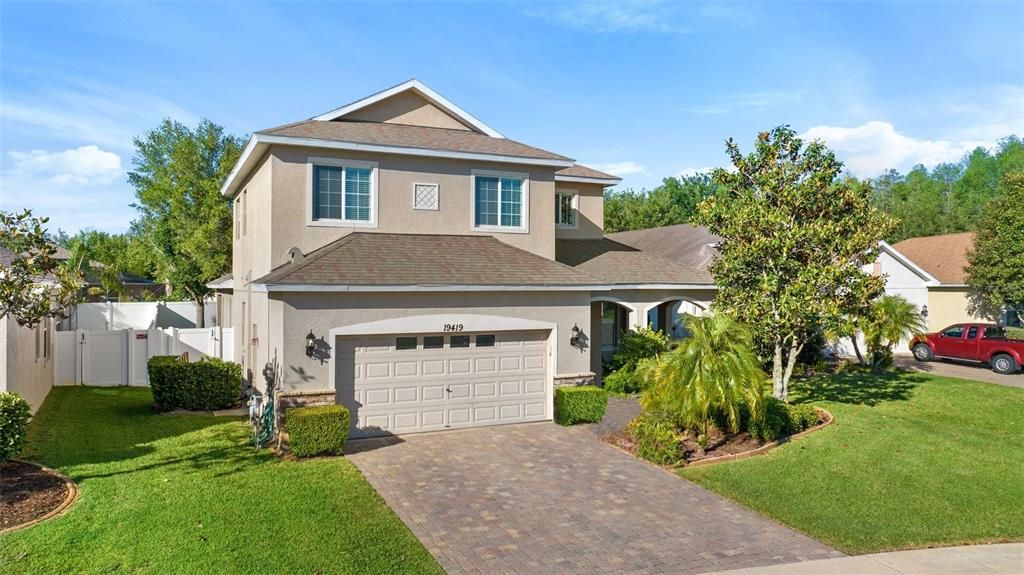 For Sale: $499,500 (4 beds, 2 baths, 2585 Square Feet)