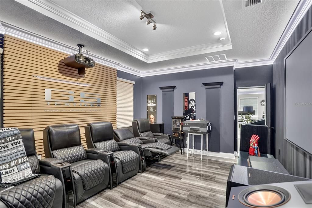 En Venta: $585,000 (4 camas, 3 baños, 2272 Pies cuadrados)