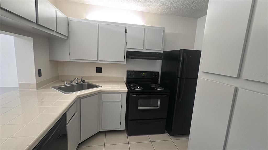 В аренду: $1,695 (2 спален, 2 ванн, 1069 Квадратных фут)