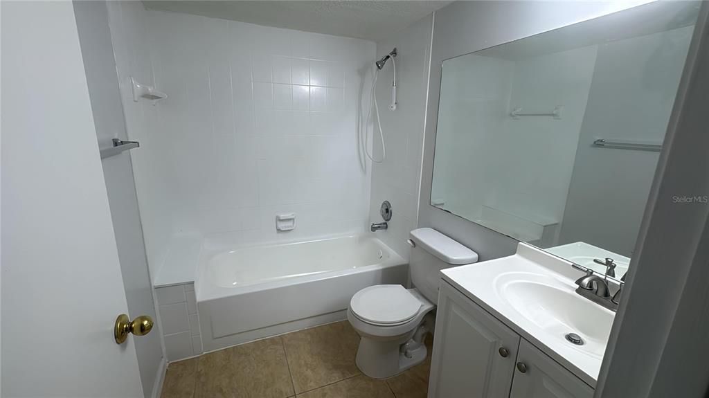 В аренду: $1,695 (2 спален, 2 ванн, 1069 Квадратных фут)