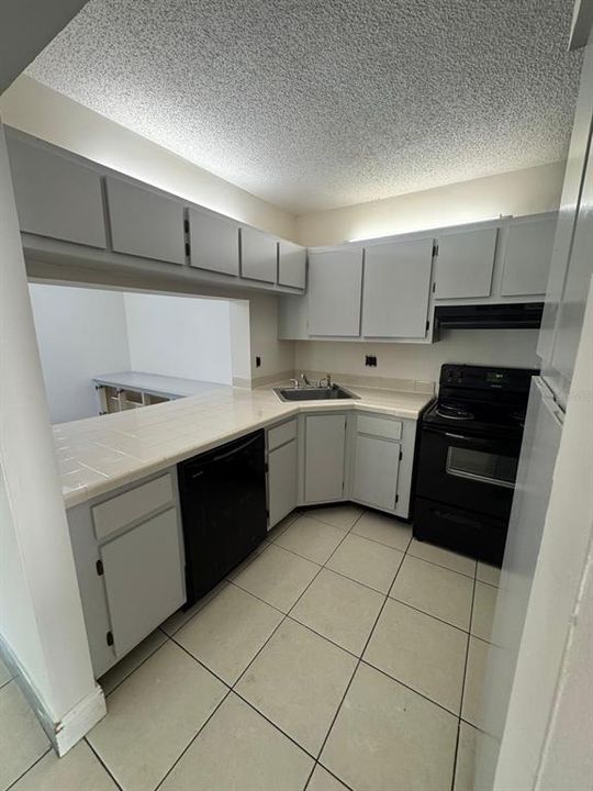 В аренду: $1,695 (2 спален, 2 ванн, 1069 Квадратных фут)