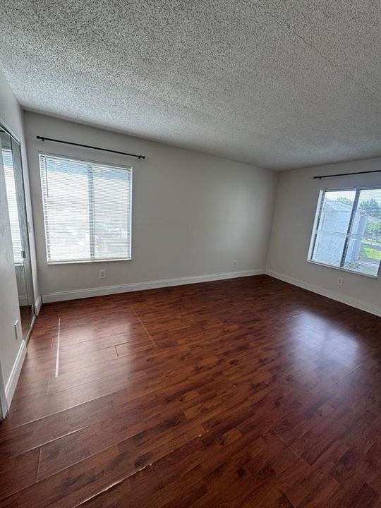 В аренду: $1,695 (2 спален, 2 ванн, 1069 Квадратных фут)