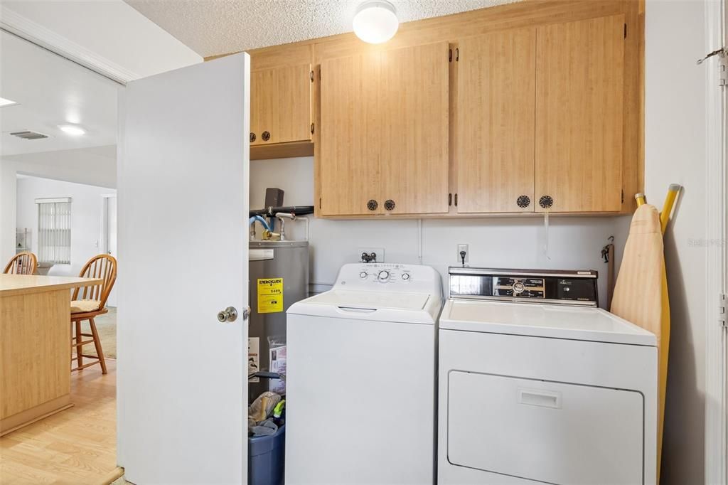 For Sale: $149,900 (2 beds, 2 baths, 1448 Square Feet)