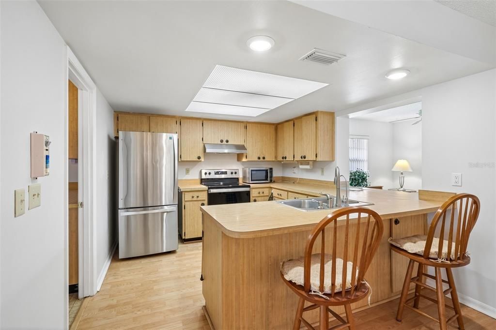 For Sale: $149,900 (2 beds, 2 baths, 1448 Square Feet)