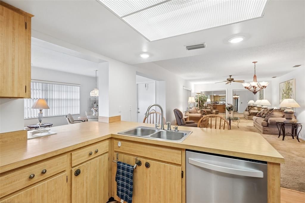 For Sale: $149,900 (2 beds, 2 baths, 1448 Square Feet)