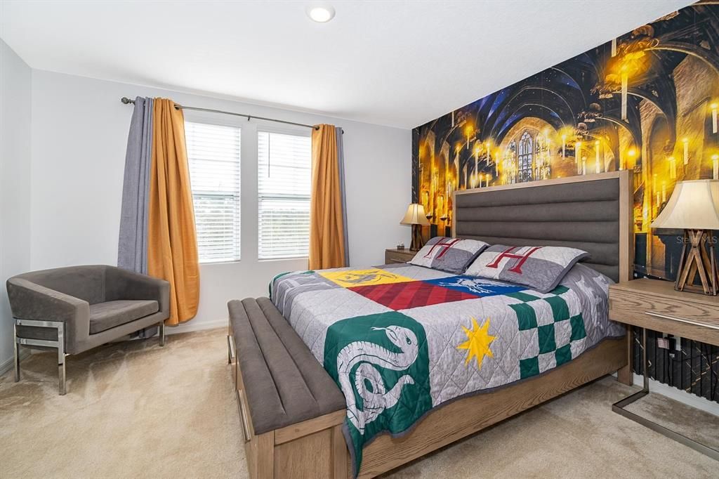 For Rent: $2,700 (3 beds, 2 baths, 2160 Square Feet)