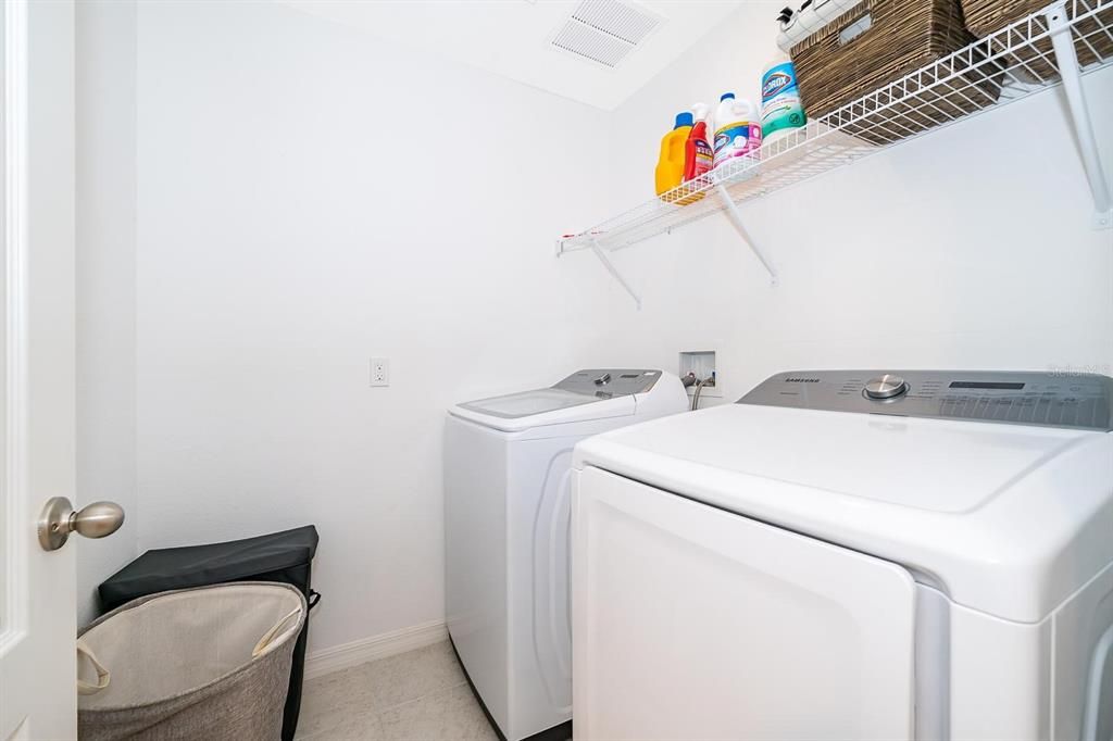 For Rent: $2,700 (3 beds, 2 baths, 2160 Square Feet)
