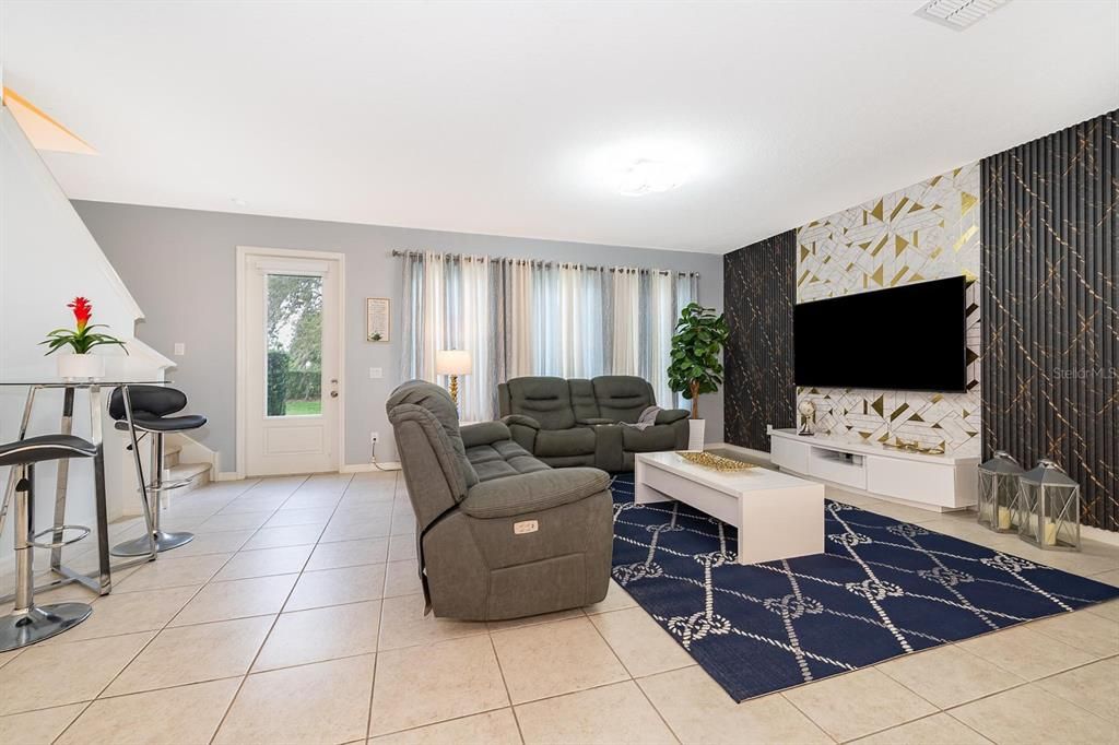 For Rent: $2,700 (3 beds, 2 baths, 2160 Square Feet)