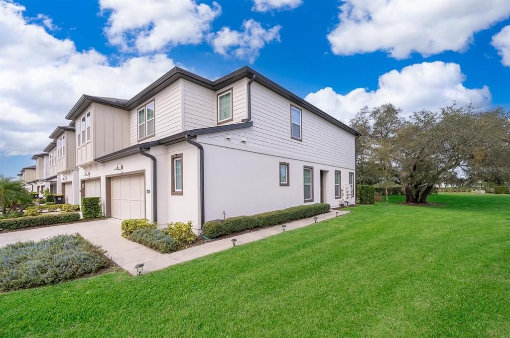 For Rent: $2,700 (3 beds, 2 baths, 2160 Square Feet)