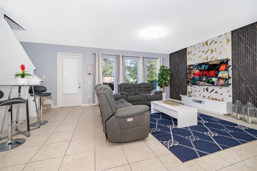 For Rent: $2,700 (3 beds, 2 baths, 2160 Square Feet)