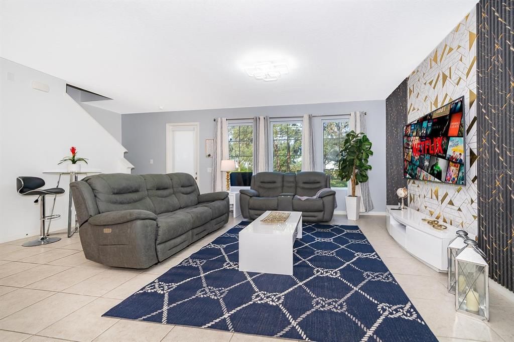 For Rent: $2,700 (3 beds, 2 baths, 2160 Square Feet)