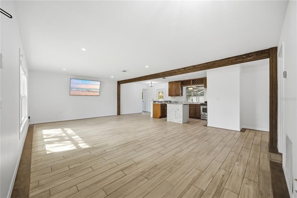 For Sale: $524,900 (3 beds, 2 baths, 1614 Square Feet)