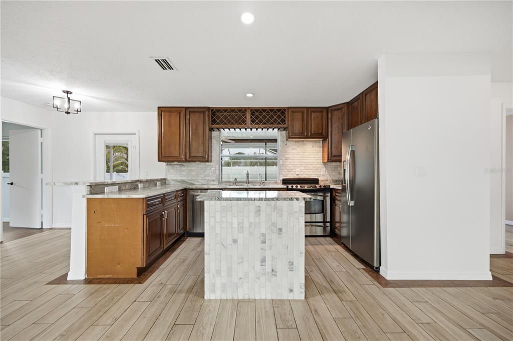 For Sale: $524,900 (3 beds, 2 baths, 1614 Square Feet)