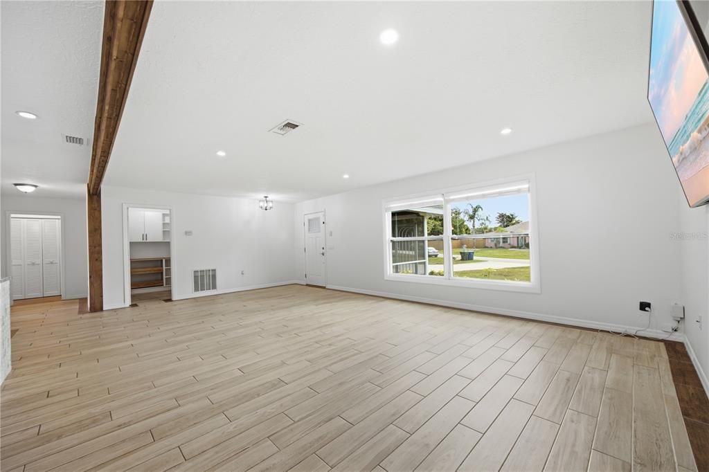 For Sale: $524,900 (3 beds, 2 baths, 1614 Square Feet)