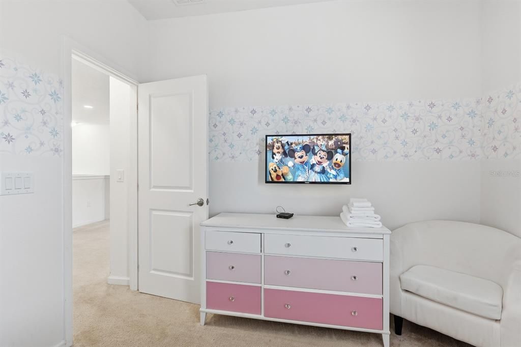 For Rent: $4,500 (8 beds, 5 baths, 3248 Square Feet)