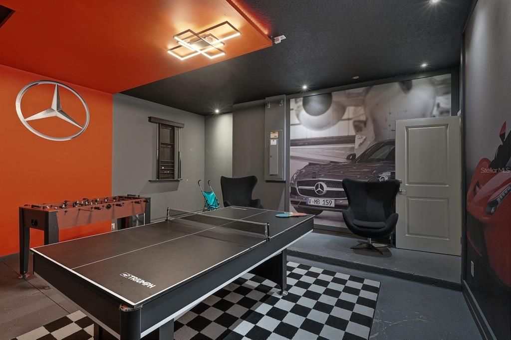 For Rent: $4,500 (8 beds, 5 baths, 3248 Square Feet)