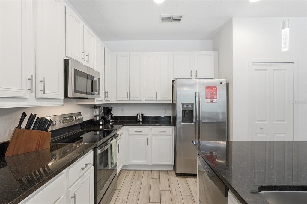 For Rent: $4,500 (8 beds, 5 baths, 3248 Square Feet)