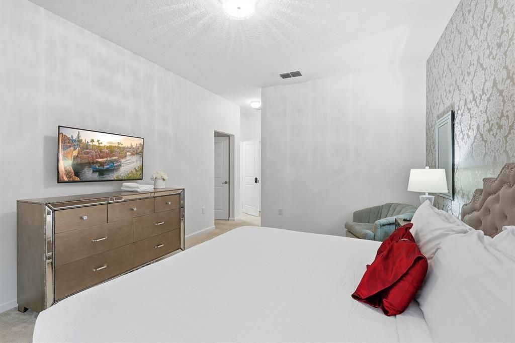 For Rent: $4,500 (8 beds, 5 baths, 3248 Square Feet)