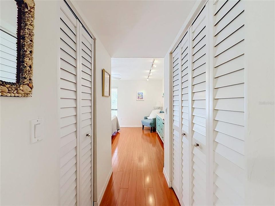 For Sale: $540,000 (2 beds, 2 baths, 1080 Square Feet)