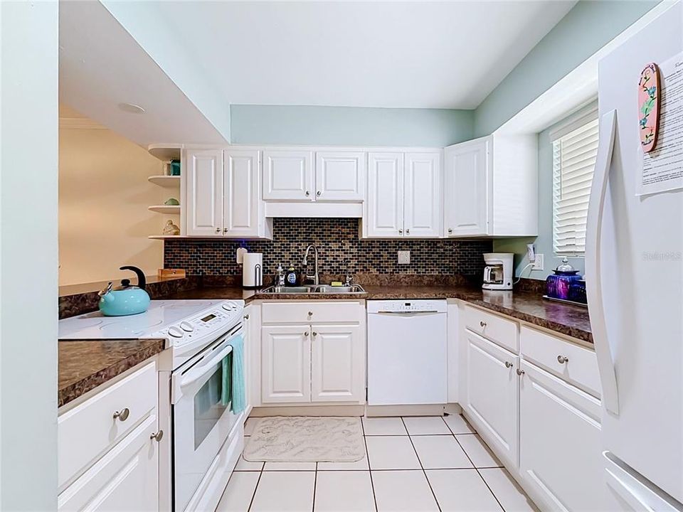 For Sale: $540,000 (2 beds, 2 baths, 1080 Square Feet)