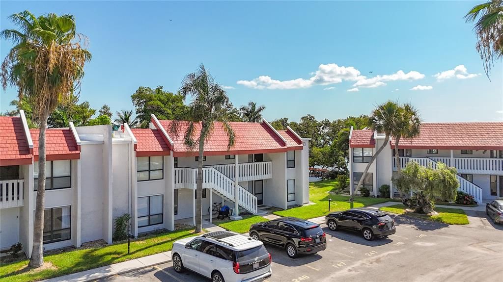 For Sale: $540,000 (2 beds, 2 baths, 1080 Square Feet)