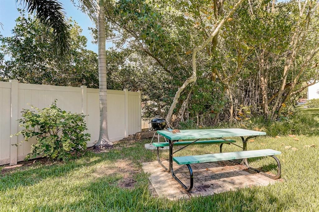 For Sale: $540,000 (2 beds, 2 baths, 1080 Square Feet)