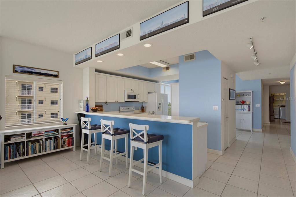 На продажу: $425,000 (3 спален, 2 ванн, 2345 Квадратных фут)