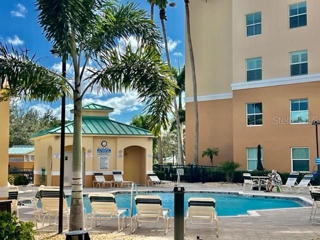 For Rent: $1,800 (2 beds, 2 baths, 960 Square Feet)