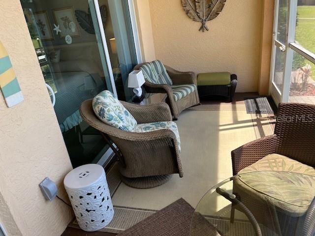 For Rent: $1,800 (2 beds, 2 baths, 960 Square Feet)