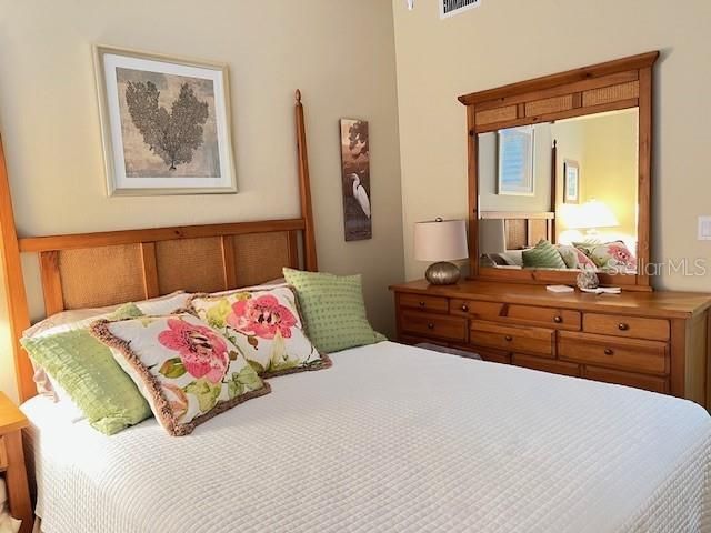 For Rent: $1,800 (2 beds, 2 baths, 960 Square Feet)