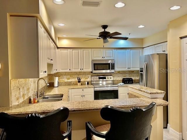 For Rent: $1,800 (2 beds, 2 baths, 960 Square Feet)