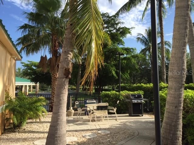 For Rent: $1,800 (2 beds, 2 baths, 960 Square Feet)