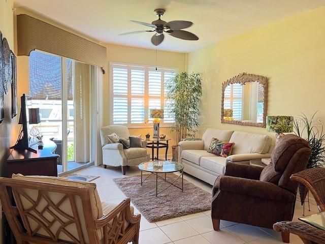 For Rent: $1,800 (2 beds, 2 baths, 960 Square Feet)