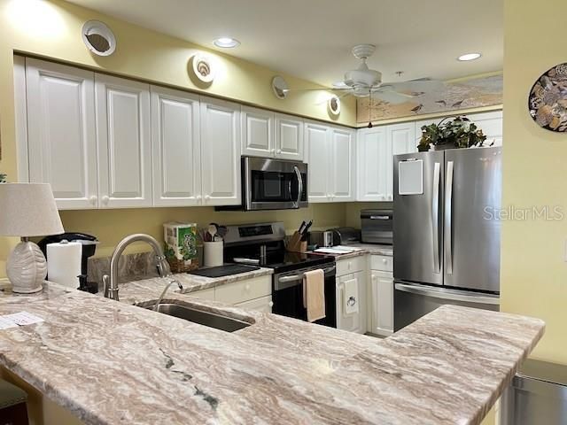 For Rent: $1,800 (2 beds, 2 baths, 960 Square Feet)