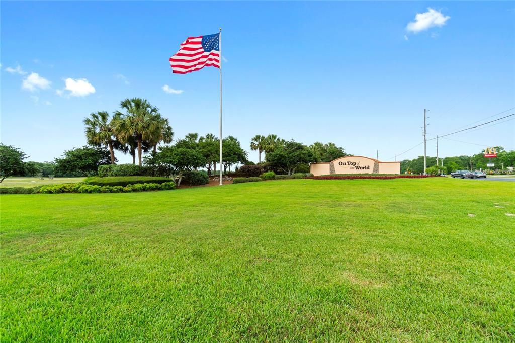 For Sale: $245,000 (2 beds, 2 baths, 2015 Square Feet)