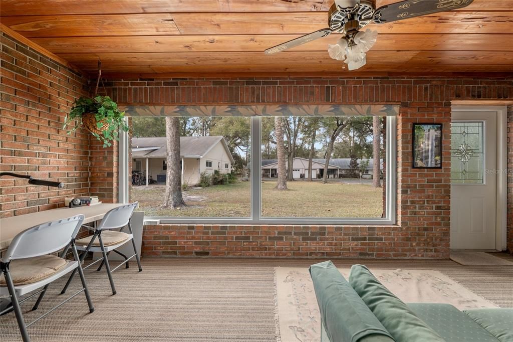 For Sale: $245,000 (2 beds, 2 baths, 2015 Square Feet)