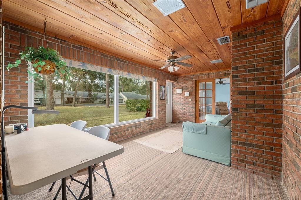 For Sale: $245,000 (2 beds, 2 baths, 2015 Square Feet)
