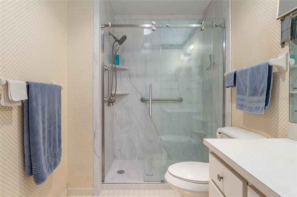 For Sale: $245,000 (2 beds, 2 baths, 2015 Square Feet)