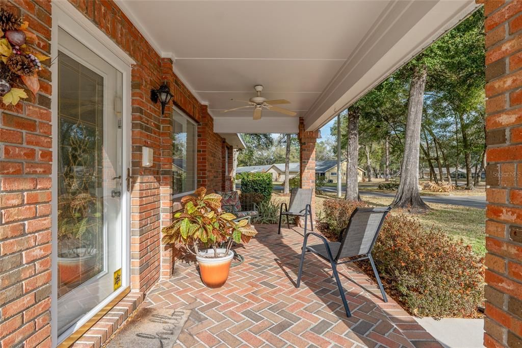 For Sale: $245,000 (2 beds, 2 baths, 2015 Square Feet)