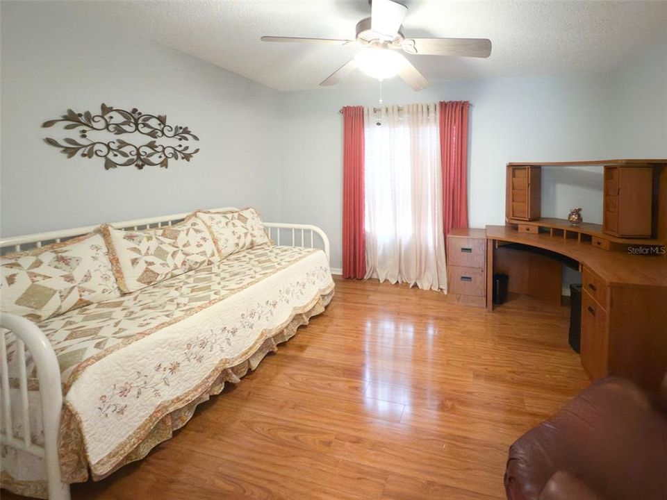 For Sale: $289,000 (3 beds, 2 baths, 1603 Square Feet)